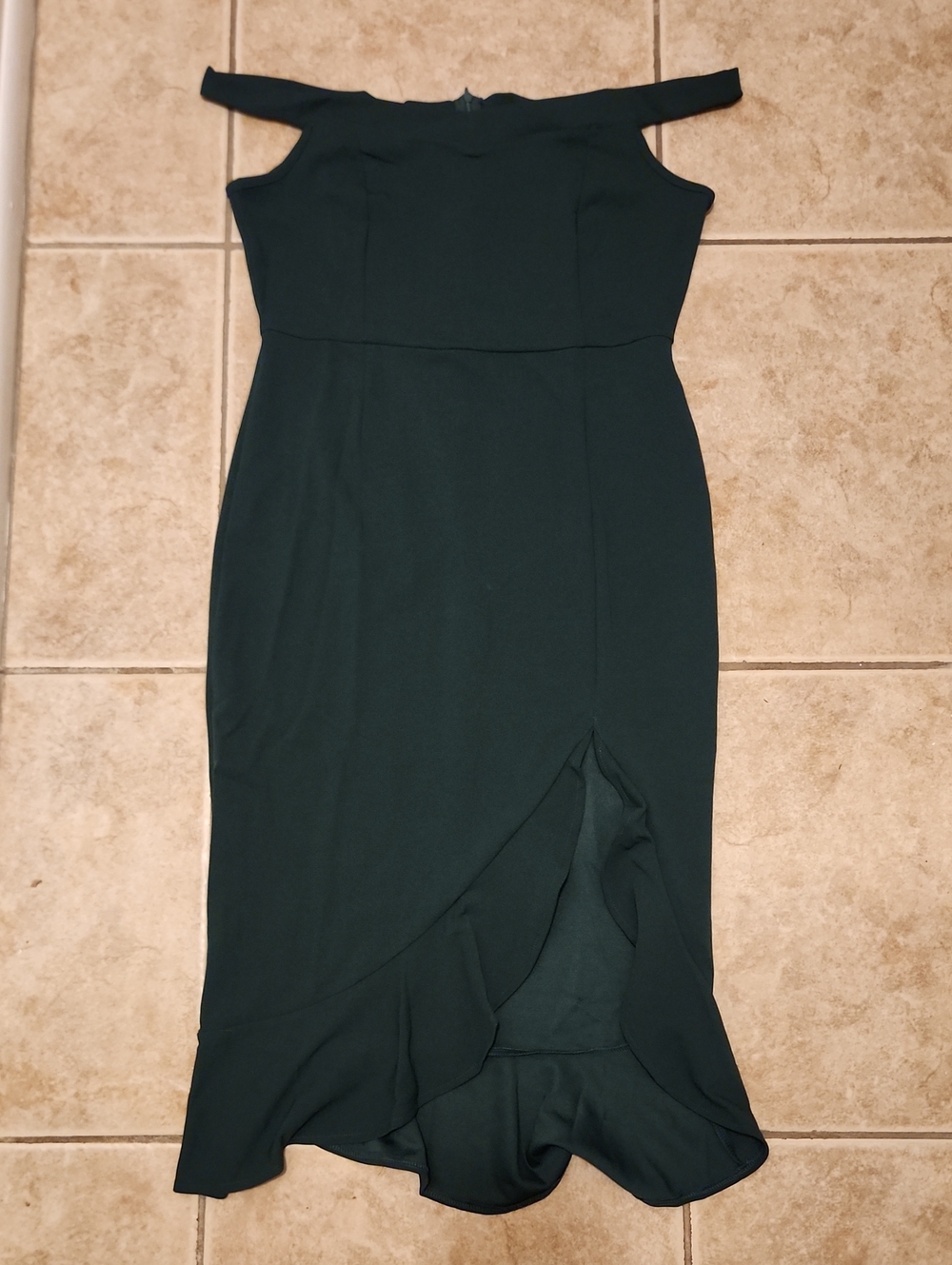 Off-Shoulder Dark Green Ruffle Hem Dress
